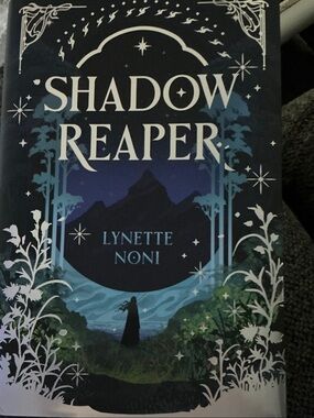 Lynette Noni Shadow Reaper Hardcover - Midnight Blue Book Cover